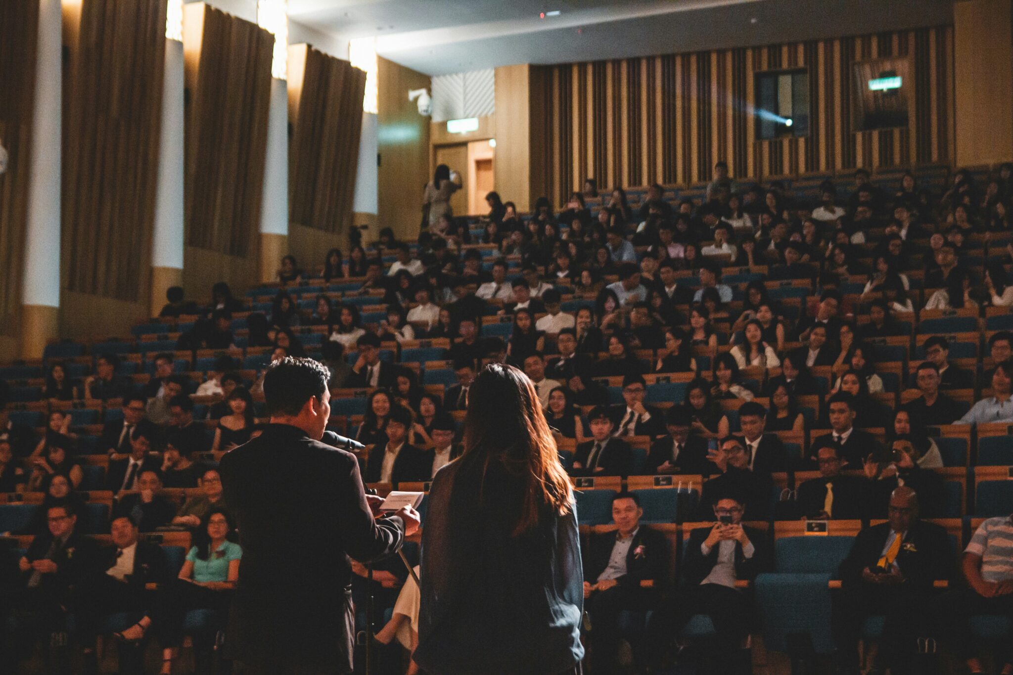 Effective Presentation Techniques: How Professional Speakers Engage Any Audience